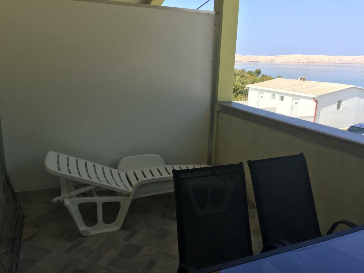 Apartmani Verica Karlobag Exterior photo