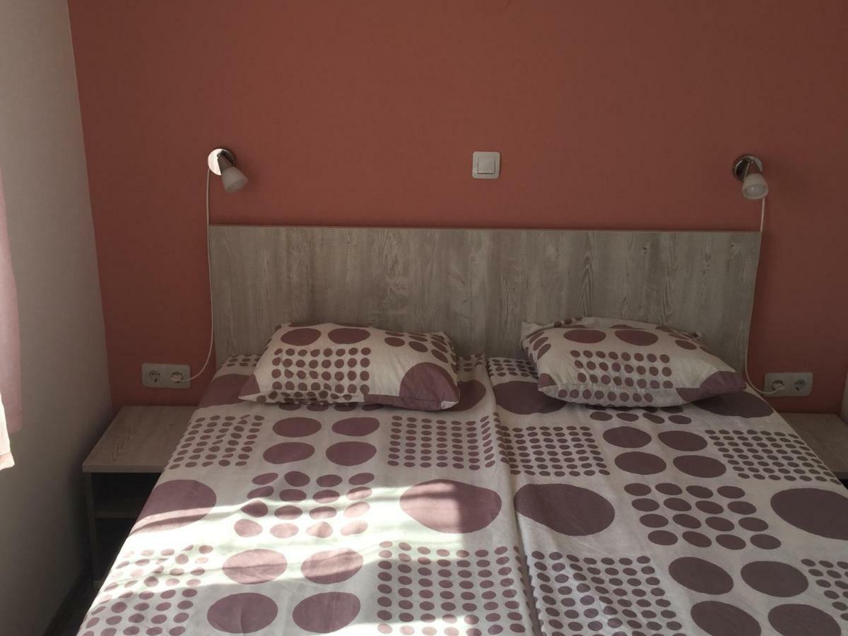 Apartmani Verica Karlobag Exterior photo